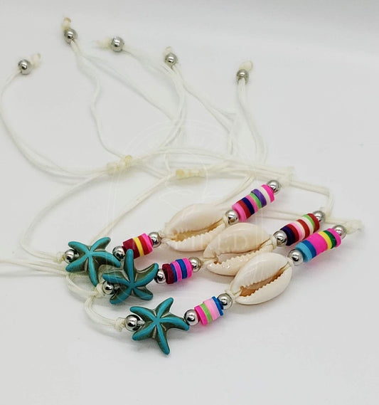 UNDER THE SEA ADJUSTABLE SEASHELL BRACELET (WHITE)