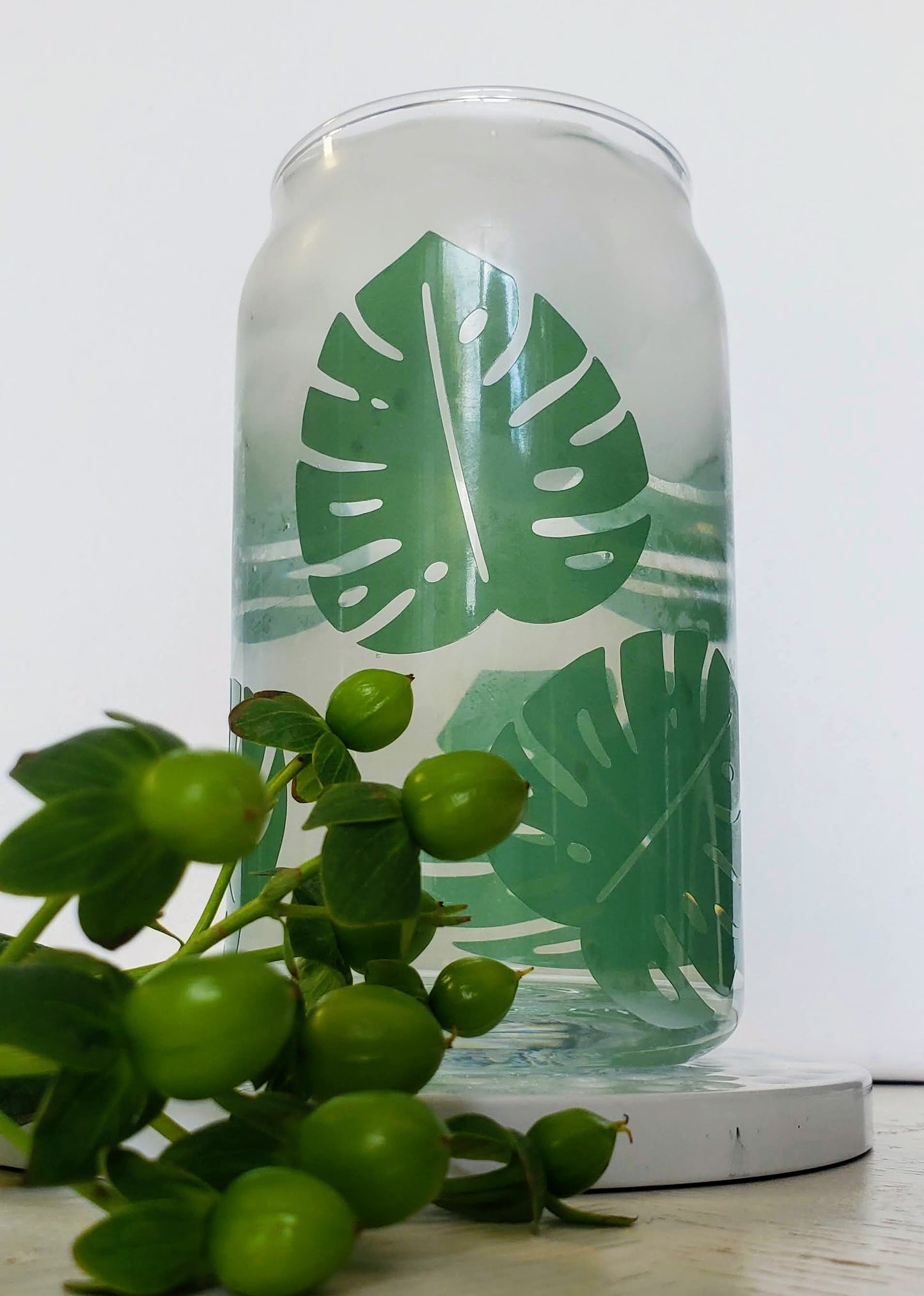 Monstera Leaf Color Changing Beer Can Glass cup 16OZ (Cold)